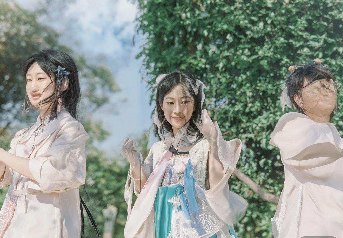 巴西比利时足球对决：经典战役与球星风采回顾